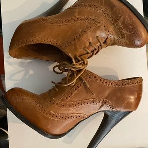 Genuine Leather Vintage Aldo Heels!